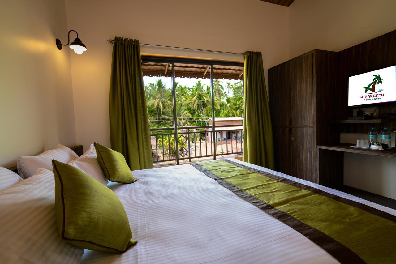 Feet Up Amaranth Resort Dāpoli Esterno foto
